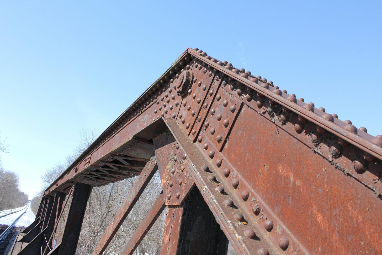 Upper angle connection, west span
